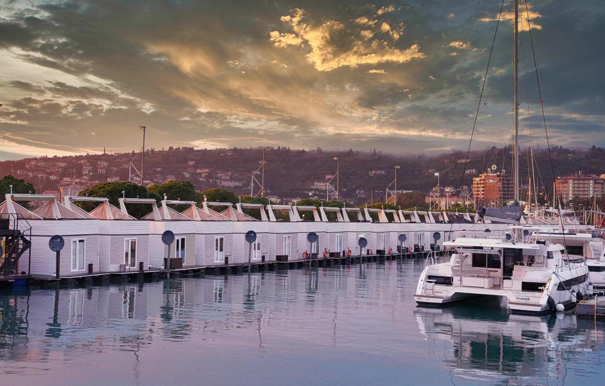Floating Sea House Miramare Villa Порторож Екстериор снимка